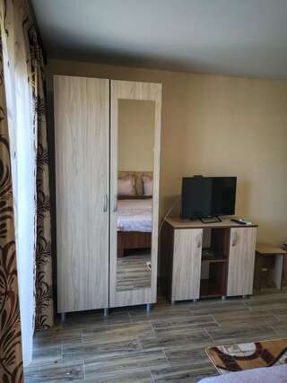 Проживание в семье Casa Stef Доуэ-Май Двухместный номер с двуспальной кроватью и дополнительной кроватью-8